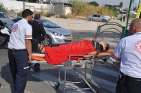 بالصور: إصابة طفيفة لفتى بحادث دهس في مدينة اللد